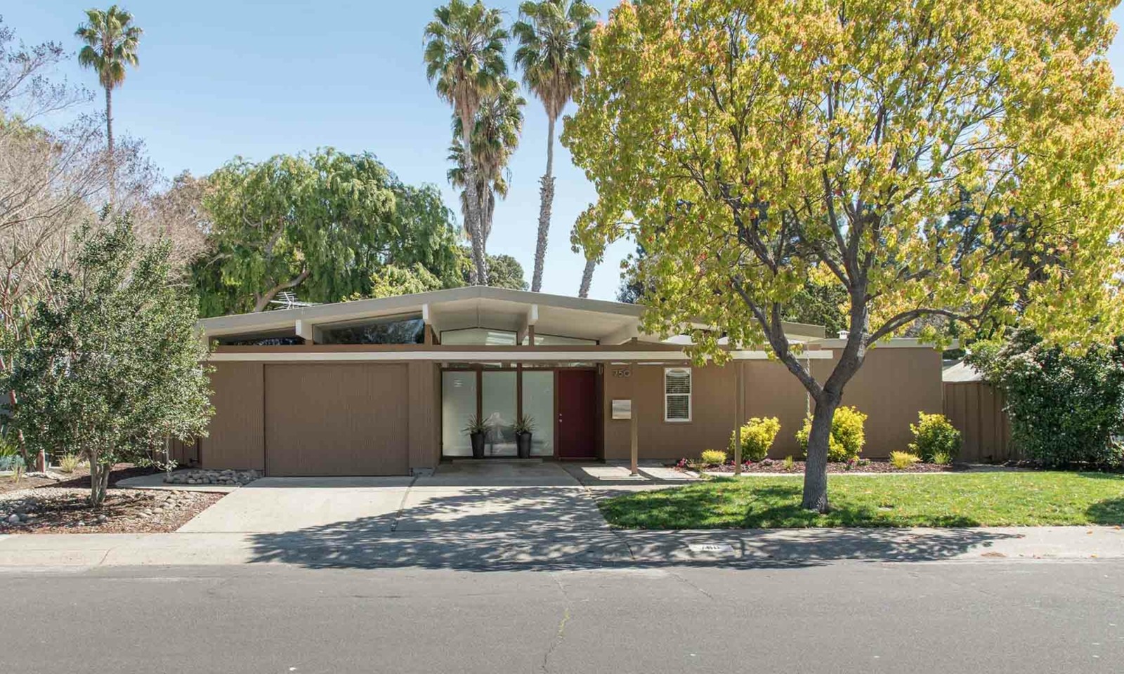 750 Holly Oak Drive, Palo Alto DeLeon Realty